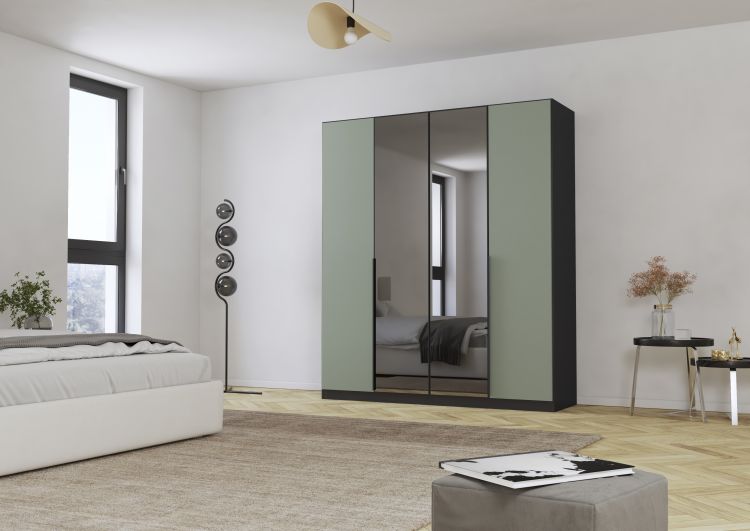 5263_AG648_57A7_M1_Skyla